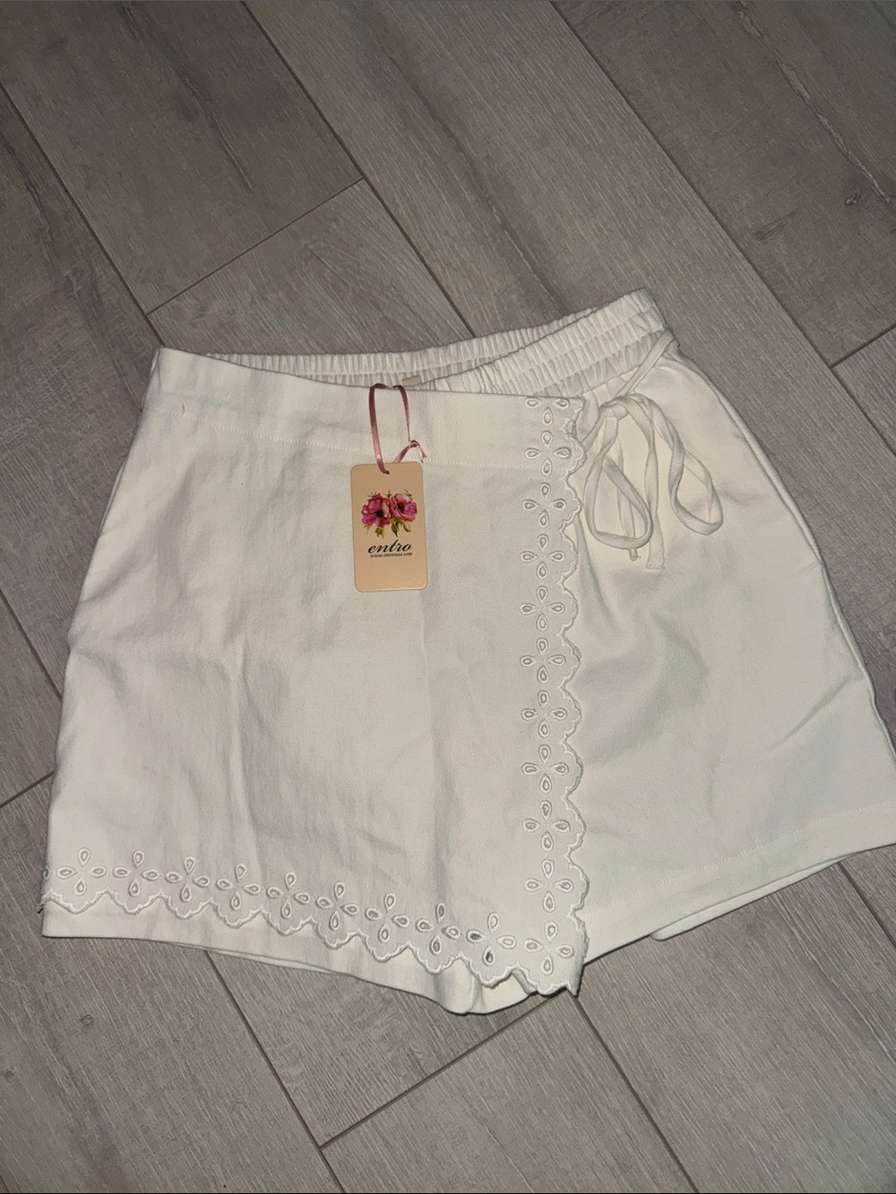 entro White Eyelet-Trim Mini Skort with Drawstring